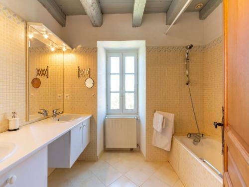 Fantastic Holiday Home In D�gagnac With Jacuzzi