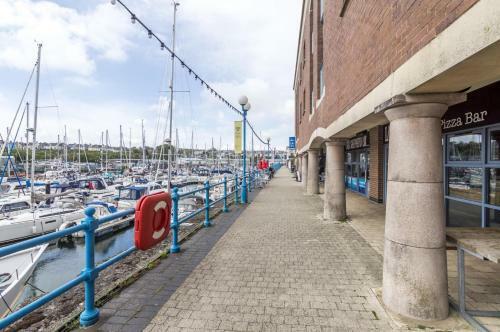 Marina View - 3 Bedroom Apartment - Milford Marina