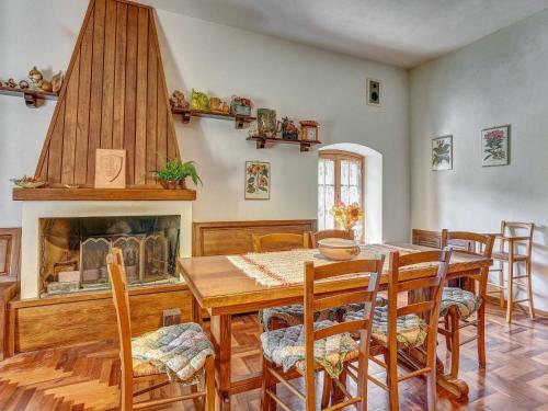 Elegant Holiday Home In Castel Viscardo With Terrace And Bbq