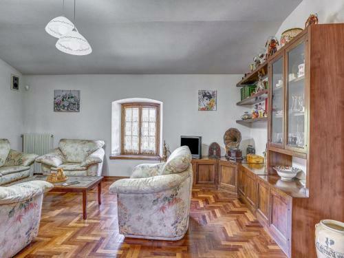 Elegant Holiday Home In Castel Viscardo With Terrace And Bbq
