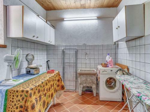 Elegant Holiday Home In Castel Viscardo With Terrace And Bbq