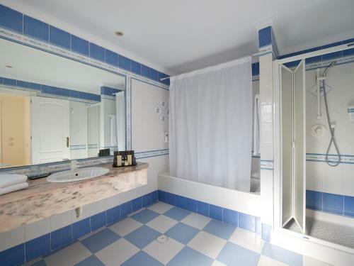 Hotel Bluebay Ban�s