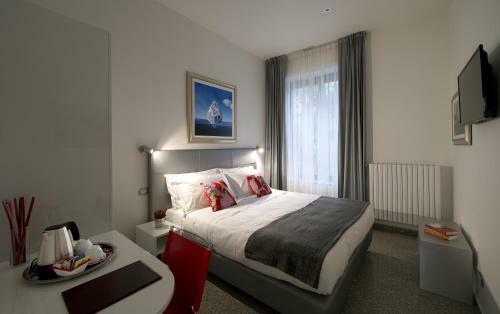 Hostal Monza City Rooms & Studios