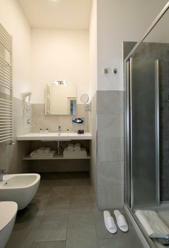 Hostal Monza City Rooms & Studios