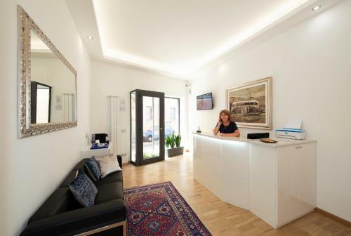 Hostal Monza City Rooms & Studios