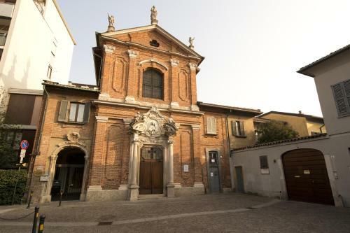 Hostal Monza City Rooms & Studios