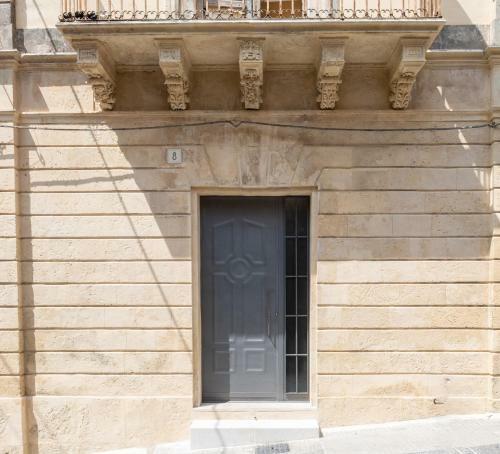 Eloro - Luxury Suite & Apartment