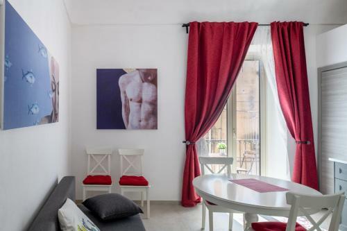 Eloro - Luxury Suite & Apartment