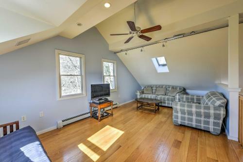 Multi-level Marion House Loft, Deck And Ocean Views