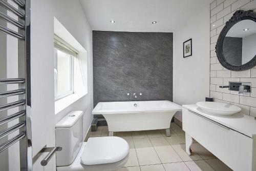 Host & Stay - The Carriage House