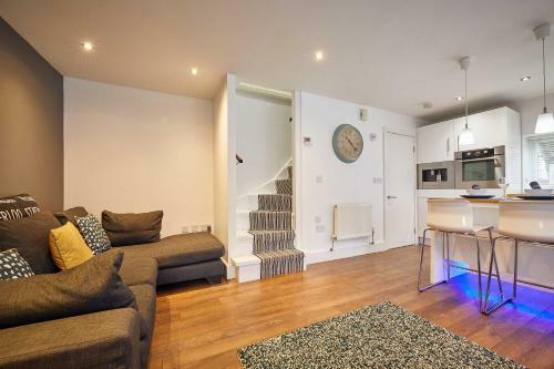 Host & Stay - The Carriage House