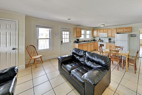 Brooklyn's Casa Rosa & Hitch Apartment