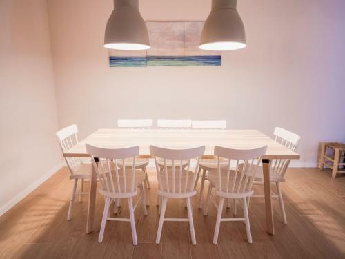 Tranquil Holiday Home In Nav�s With Balcony