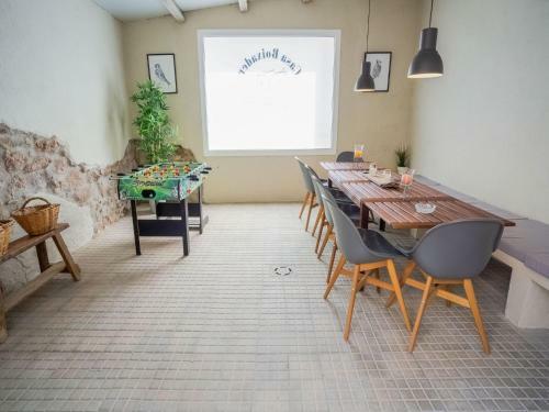 Tranquil Holiday Home In Nav�s With Balcony
