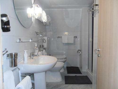 La Residenza Napoli Chiaia Short Let Apartments
