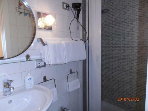 La Residenza Napoli Chiaia Short Let Apartments