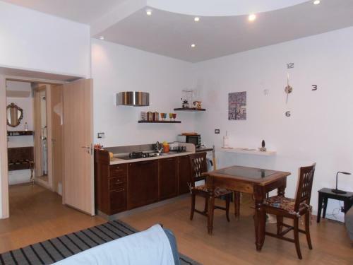 La Residenza Napoli Chiaia Short Let Apartments
