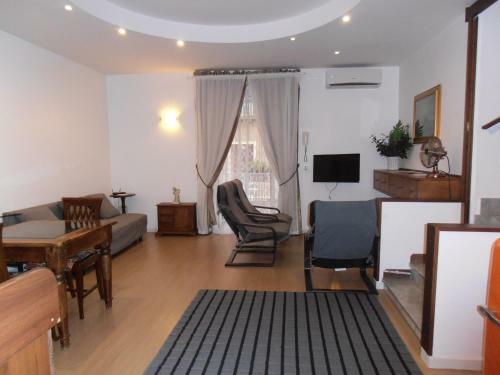 La Residenza Napoli Chiaia Short Let Apartments