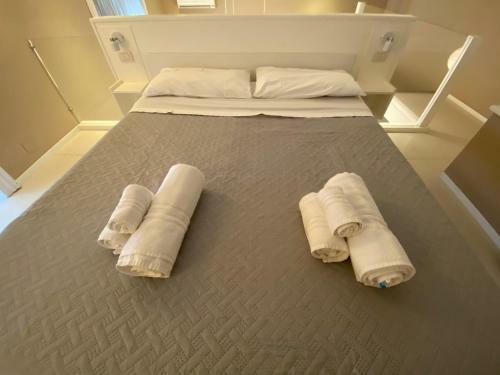 Acacia Apartment Naples Short Lease