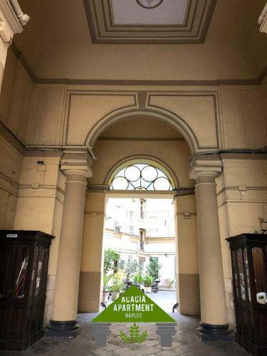 Acacia Apartment Naples Short Lease