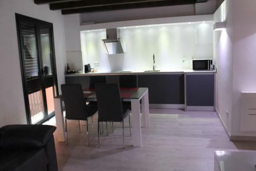 Apartaments Y Habitacions Entre Volcans