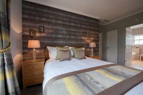 Hostal The County