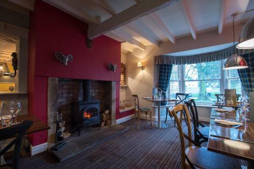 Hostal The County