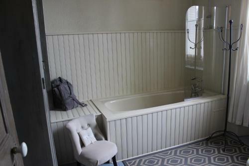 Bed & Breakfast Maison D'h�tes La Poterne