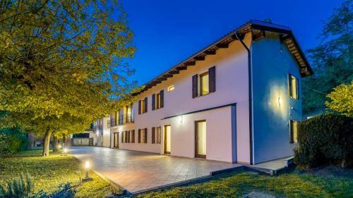 Villa Cascina La Valle 10&2