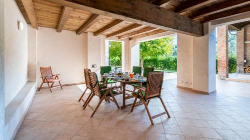 Villa Cascina La Valle 10&2