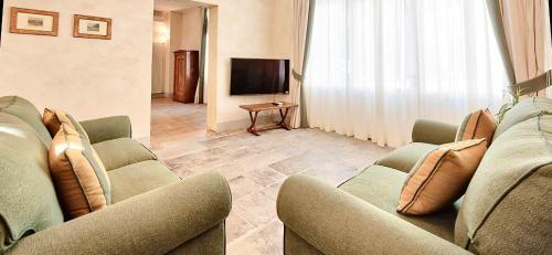 Hostal Palazzo Mantua Benavides Suites & Apartments