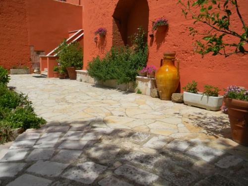 Dimora Del Falconiere B&B