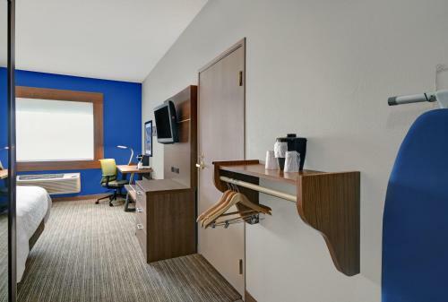 Holiday Inn Express Adrian, An Ihg Hotel