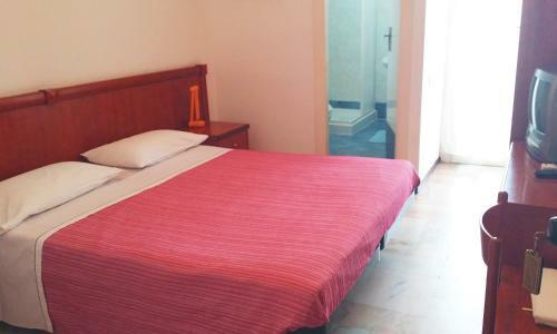 Hotel Caravan