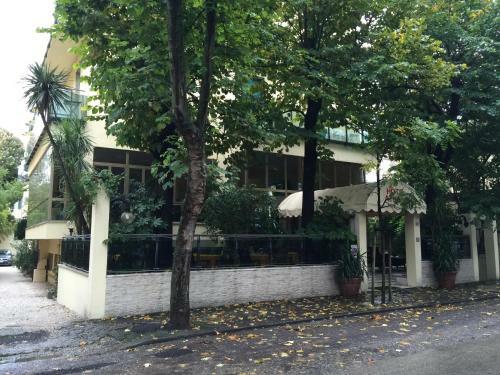 Hotel Athena
