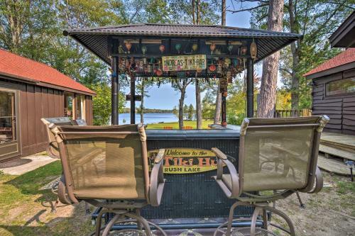 Cabin On Rush Lake With Tiki Bar, Grill And Kayaks!