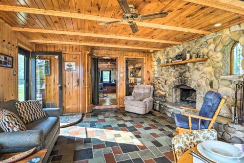 Cabin On Rush Lake With Tiki Bar, Grill And Kayaks!