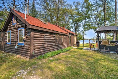 Cabin On Rush Lake With Tiki Bar, Grill And Kayaks!