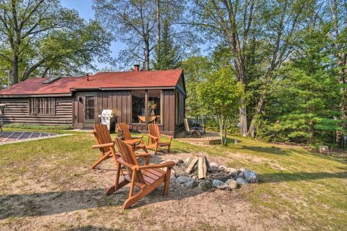 Cabin On Rush Lake With Tiki Bar, Grill And Kayaks!