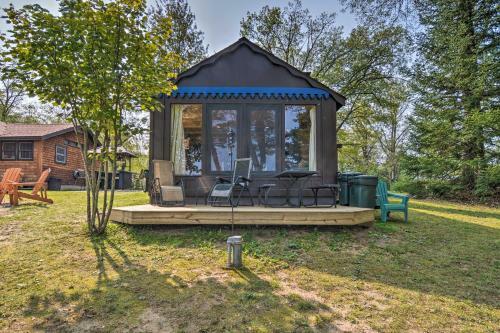 Cabin On Rush Lake With Tiki Bar, Grill And Kayaks!