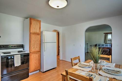 Cedar Home With Deck And Grill - Mins To Lakes!