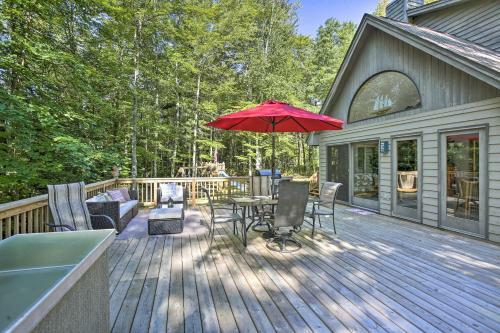 Lakefront Interlochen House With Dock And Kayaks!