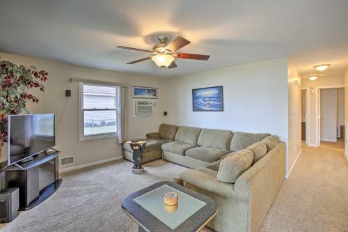 Peaceful Lakefront Houghton Lake Property With Deck!
