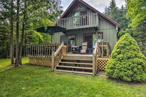 Idyllic Lake Leelanau Cottage With Dock And Fire Pit!