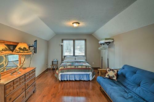 Lakefront Roscommon Home With Dock, Patio, And Games!
