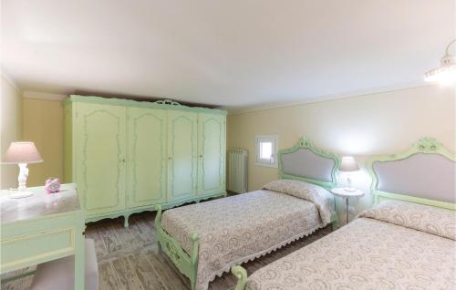 Three-bedroom Apartment In Viareggio