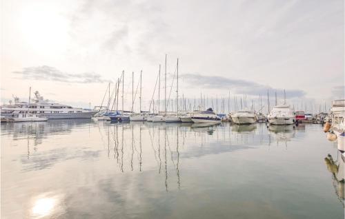 Three-bedroom Apartment In Viareggio