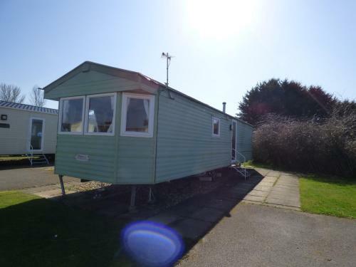 Cedars 48 At Southview Leisure Park