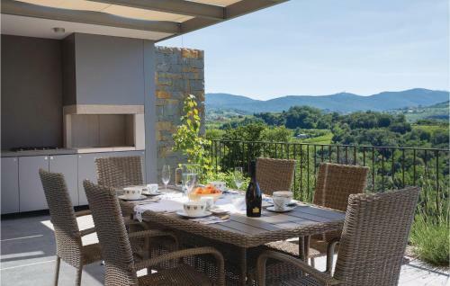 Studio Holiday Home In Dobrovo