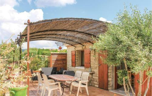 Nice Home In Gordes With 6 Bedrooms